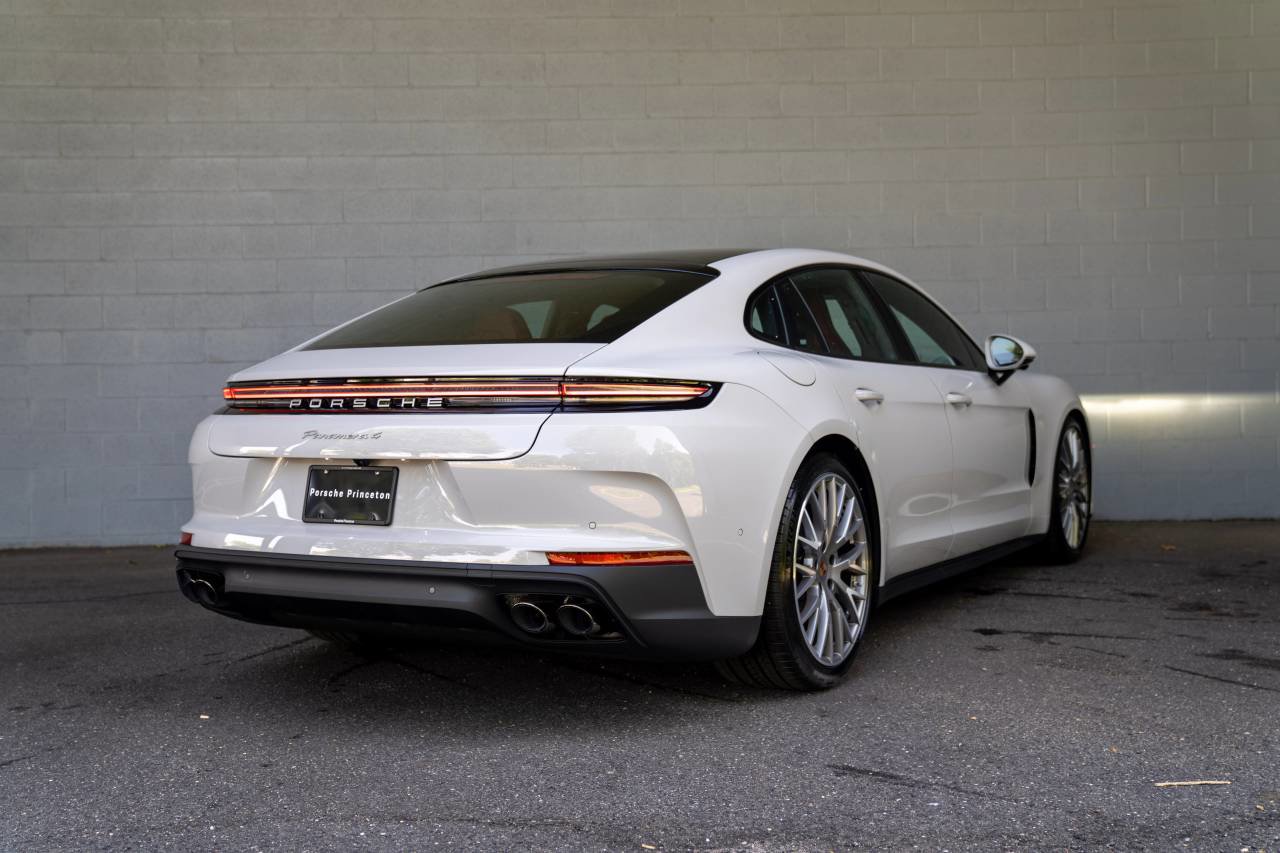 Certified 2025 Porsche Panamera 4 AWD/4WD image 14
