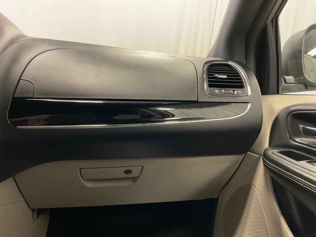 Used 2018 Dodge Grand Caravan SXT FWD image 29
