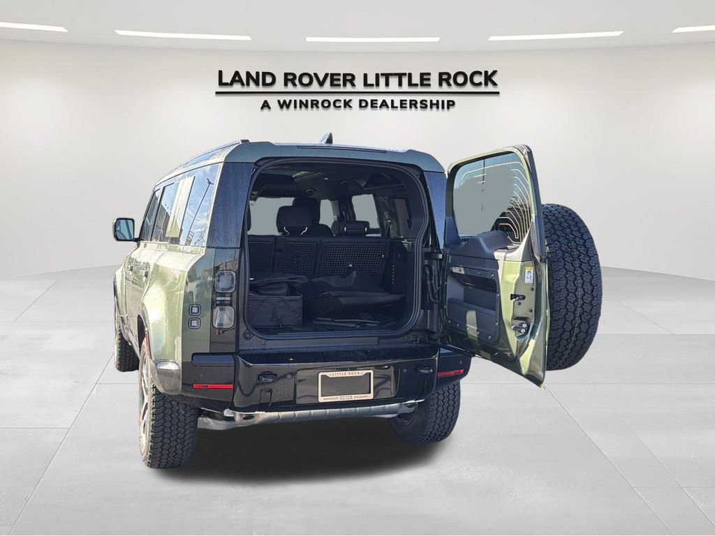 New 2026 Land Rover Defender 110 X-Dynamic SE image 12