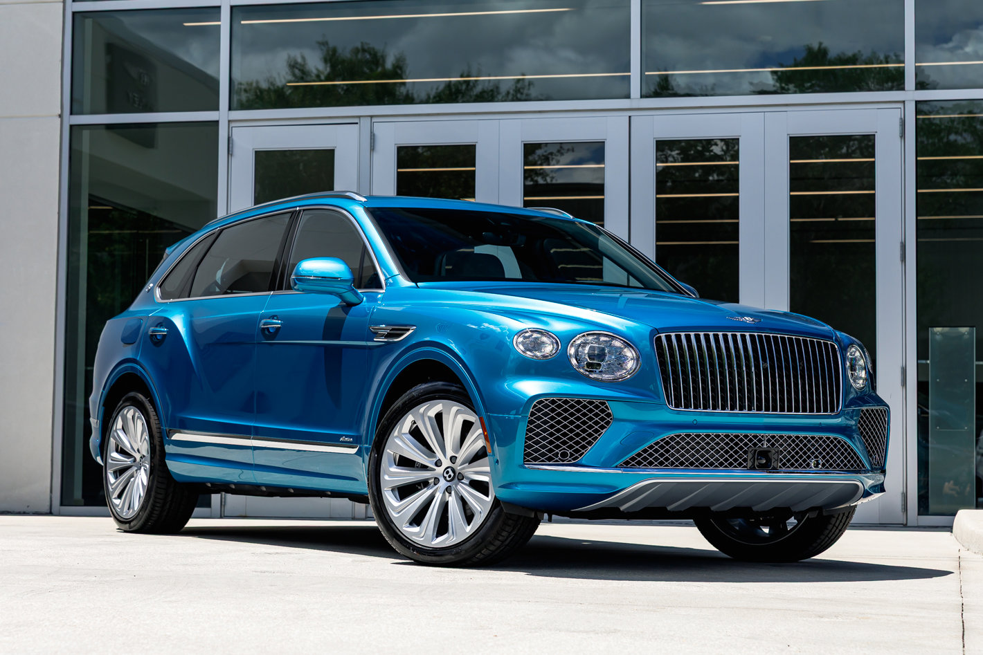 New 2025 Bentley Bentayga Extended Wheelbase image 1