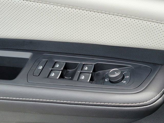 Used 2025 Volkswagen Atlas Cross Sport SEL Premium R-Line AWD/4WD image 30