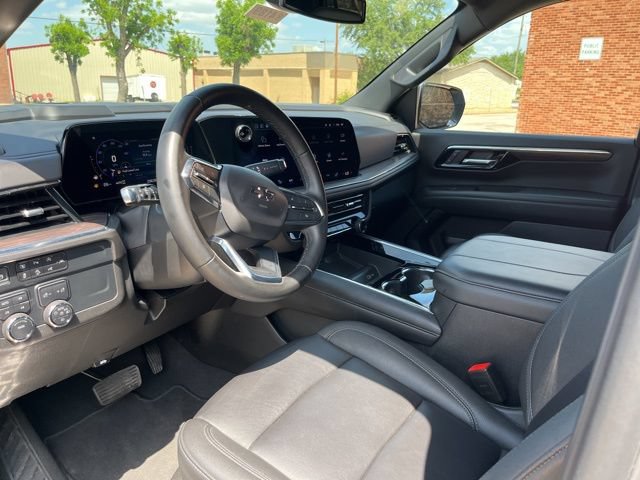 Used 2025 Chevrolet Tahoe Z71 AWD/4WD image 16