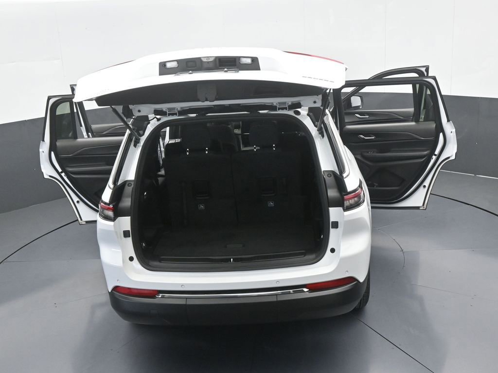 Used 2024 Jeep Grand Cherokee L Laredo image 67