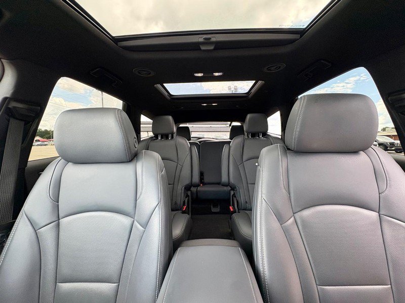 Used 2022 Buick Enclave Essence w/ Experience Buick Package FWD image 29