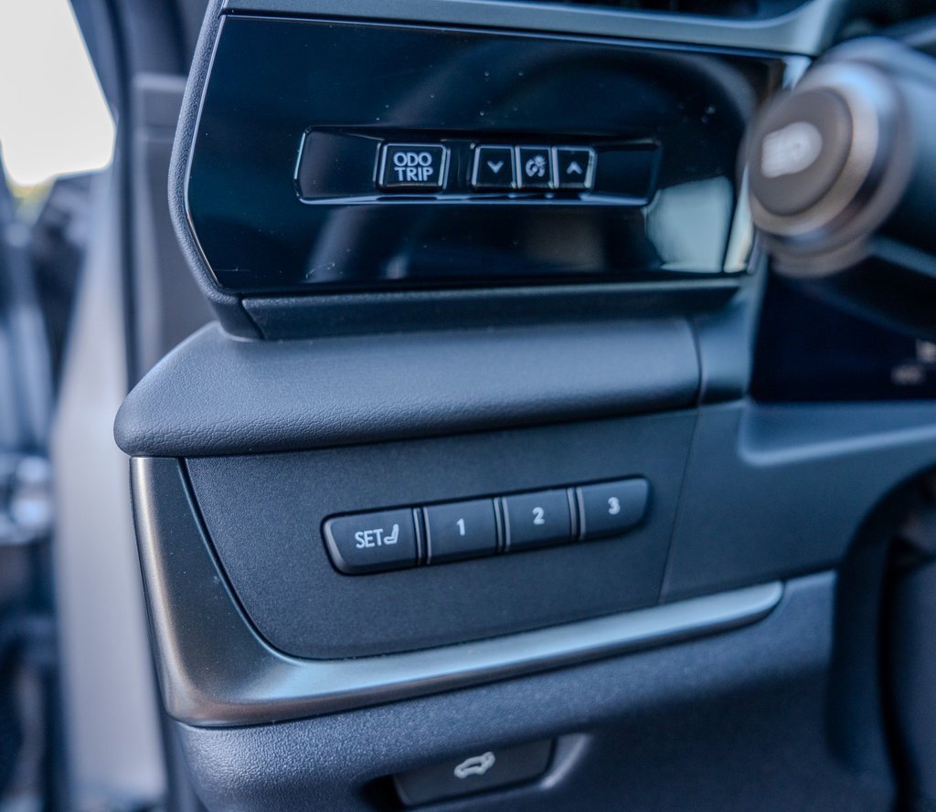 Used 2024 Lexus RZ 300e Premium w/ Accessory Package (Z1) image 8