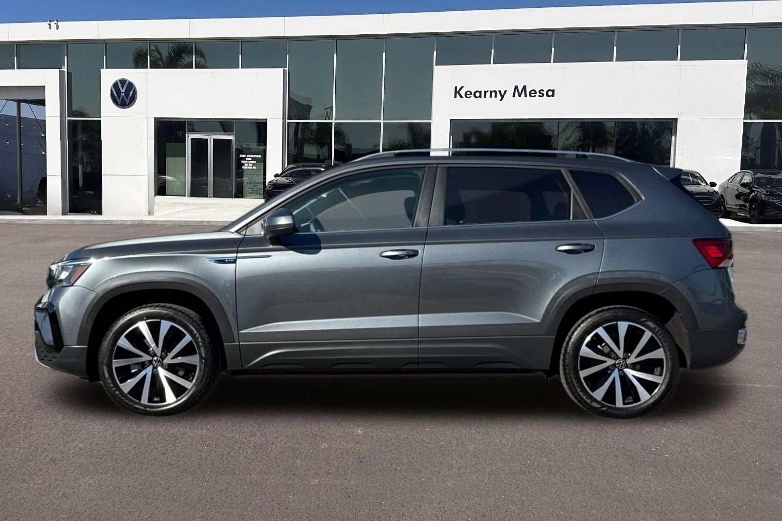 Used 2023 Volkswagen Taos SE image 7