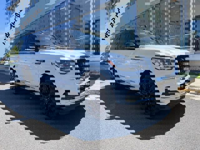 Used 2023 Lincoln Navigator L Black Label image 1