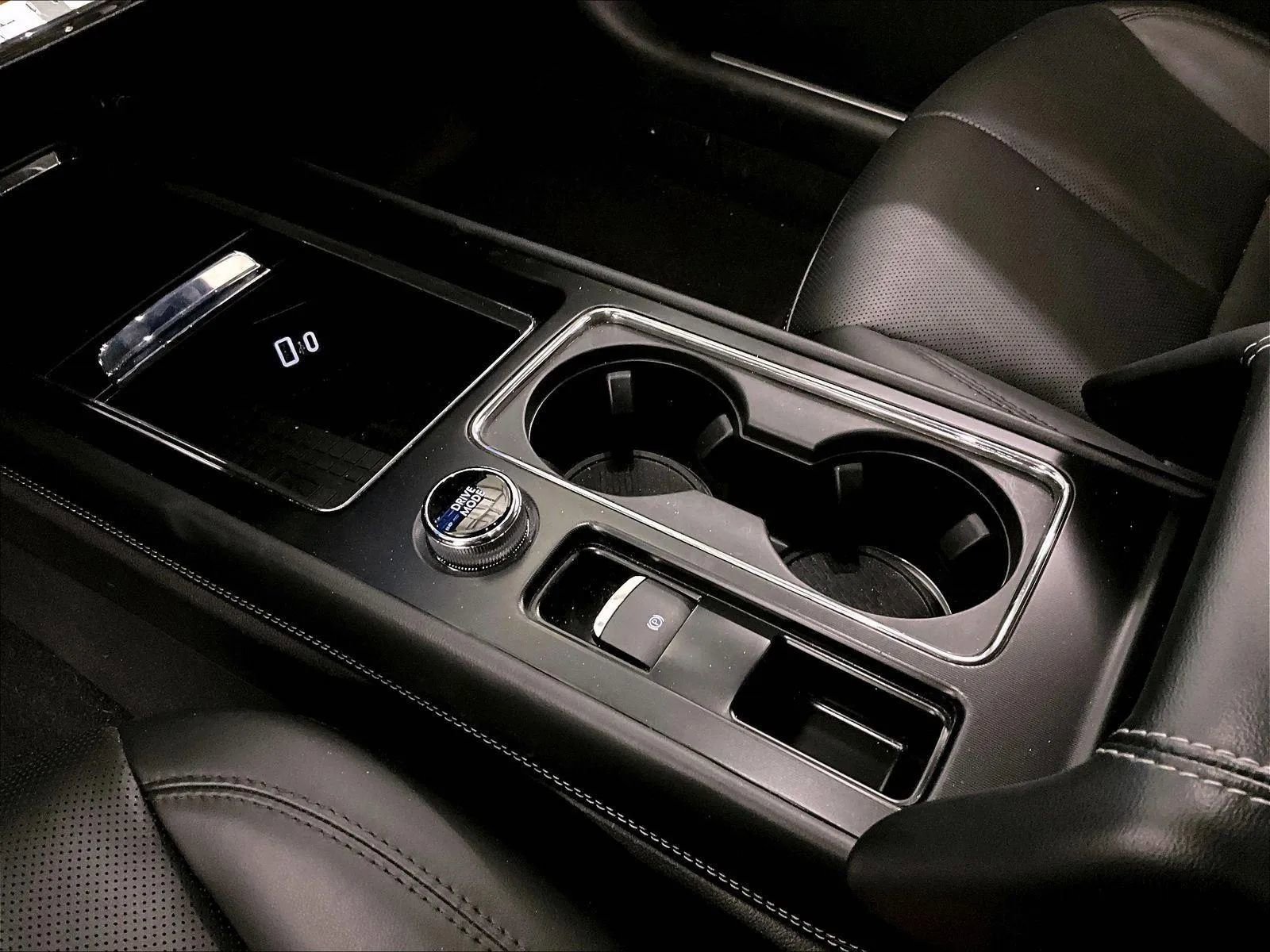 Used 2025 Lincoln Corsair AWD w/ Equipment Group 101A image 16