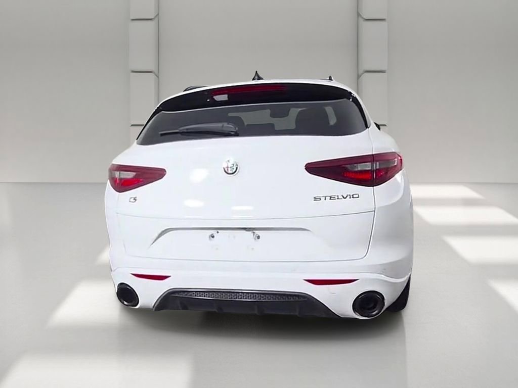 Used 2023 Alfa Romeo Stelvio Veloce AWD/4WD image 39