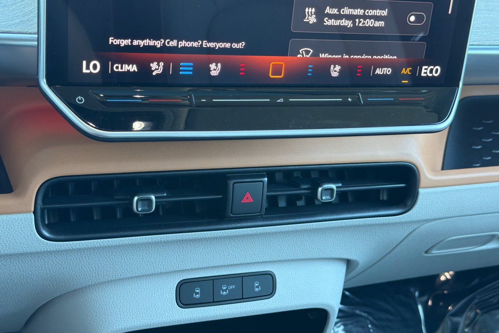 New 2025 Volkswagen ID. Buzz 1st Edition AWD/4WD image 20