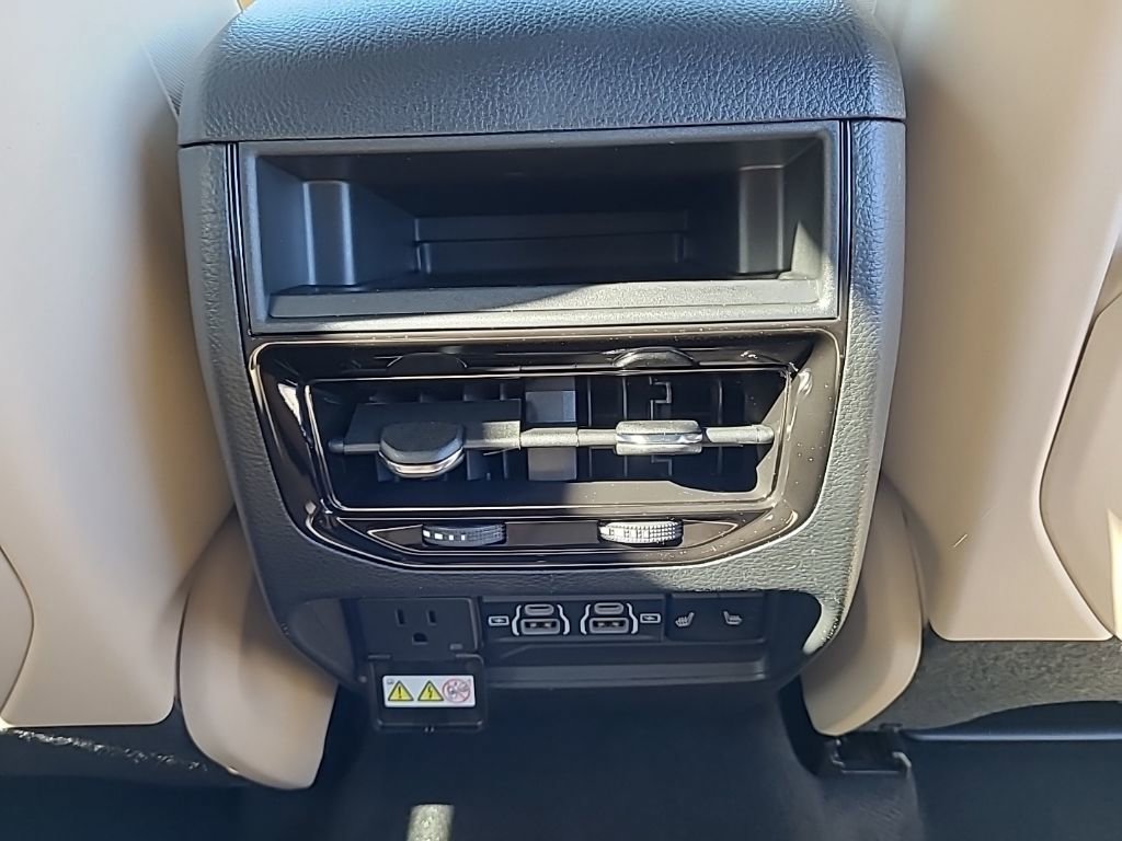 New 2025 Jeep Grand Cherokee Limited w/ Luxury Tech Group II image 26