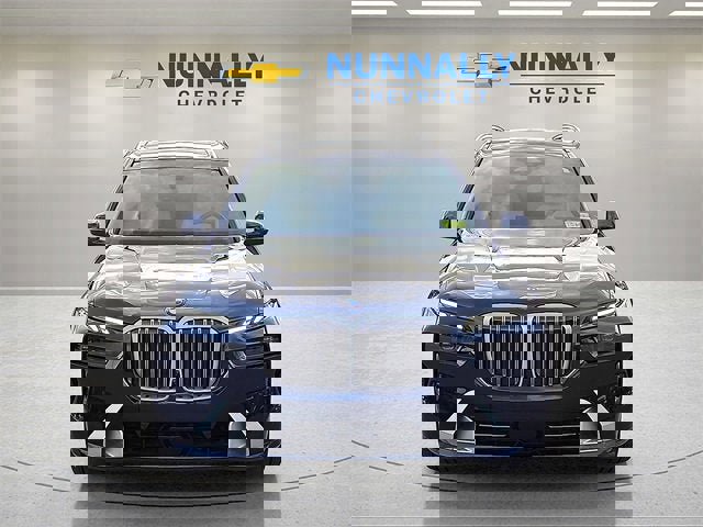 Used 2025 BMW X7 xDrive40i w/ Executive Package image 8