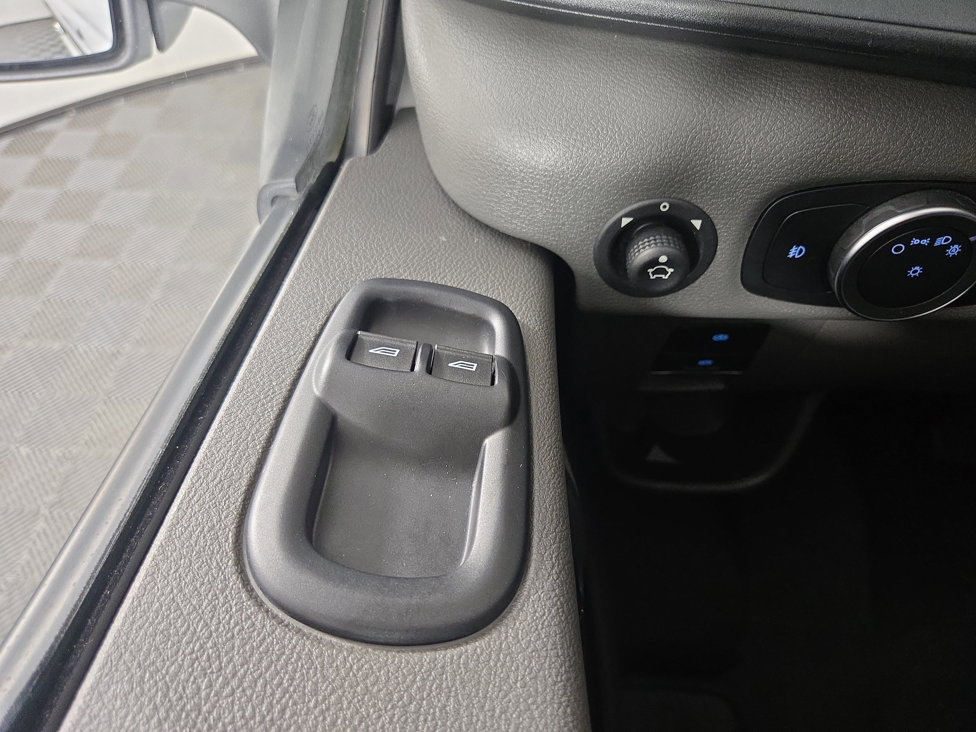 Used 2024 Ford Transit 250 Low Roof AWD w/ Exterior Upgrade Package image 26