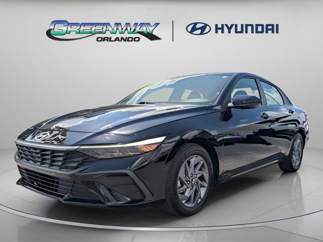 Used 2024 Hyundai Elantra SEL FWD image 3