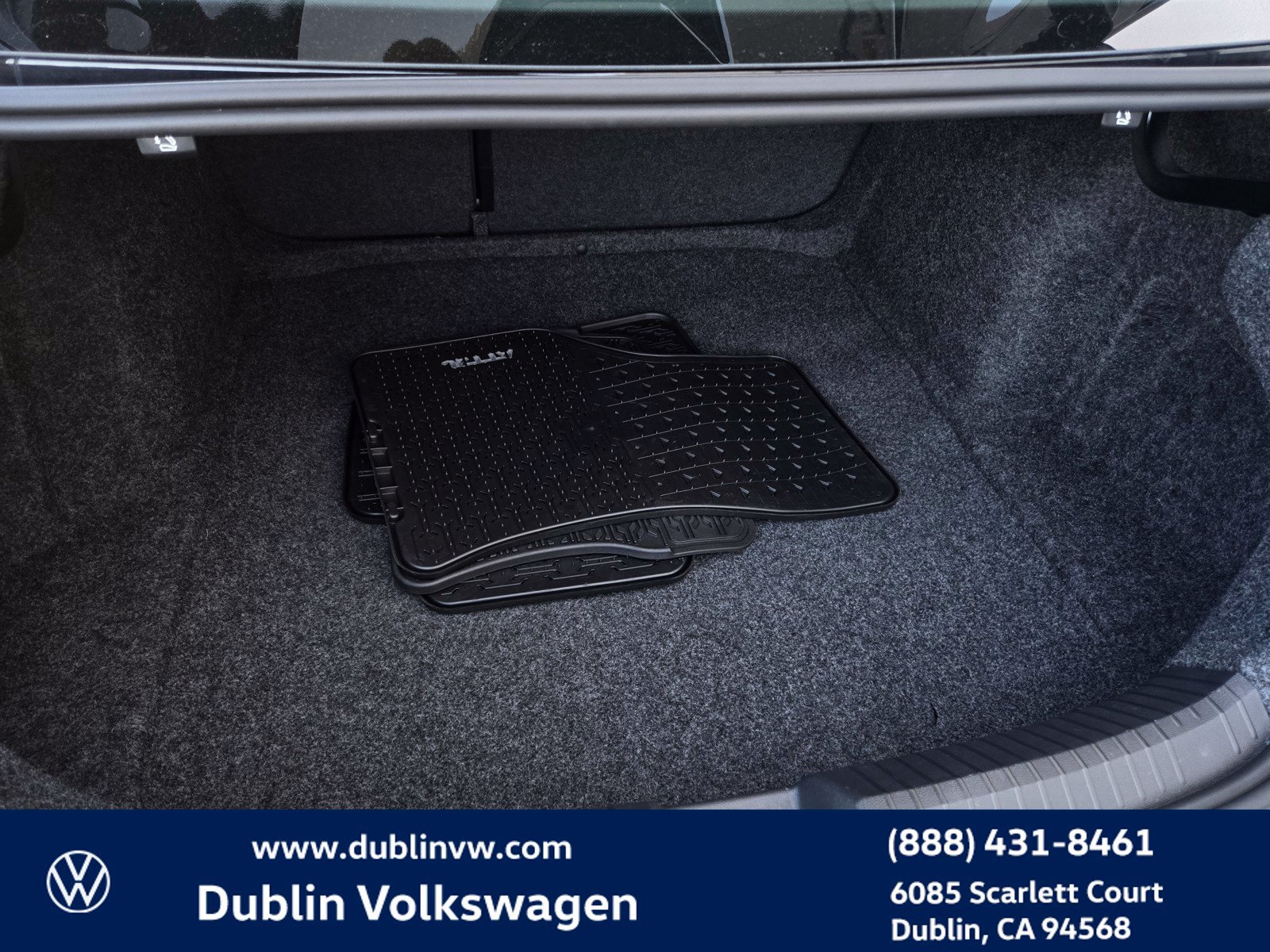 Certified 2025 Volkswagen Jetta SE FWD image 24