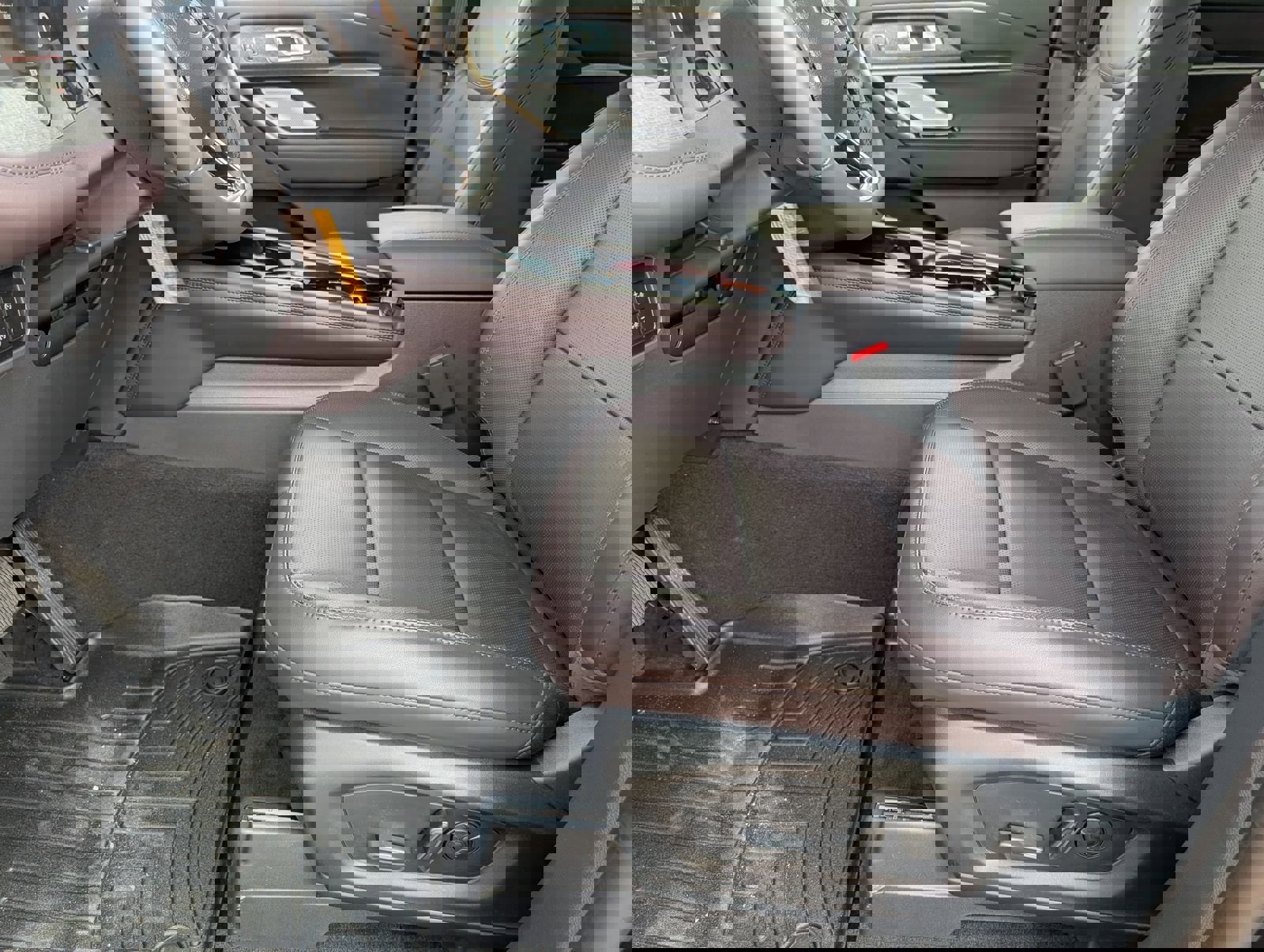 New 2026 Ford Explorer Platinum image 15