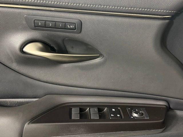 Used 2019 Lexus ES 350 w/ Premium Package FWD image 11