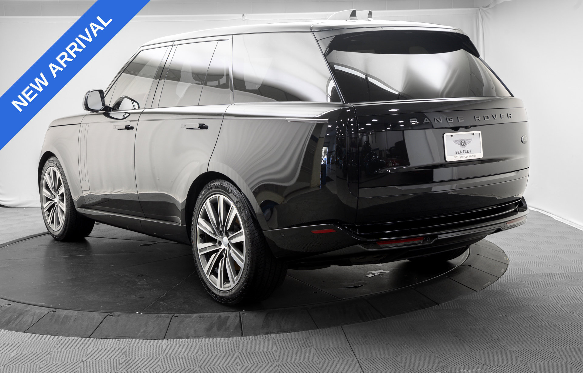 Used 2023 Land Rover Range Rover SE AWD/4WD image 5