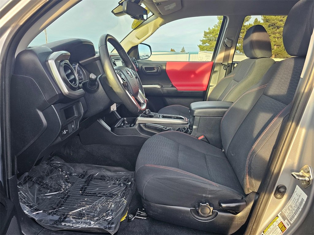 Used 2018 Toyota Tacoma SR5 image 11