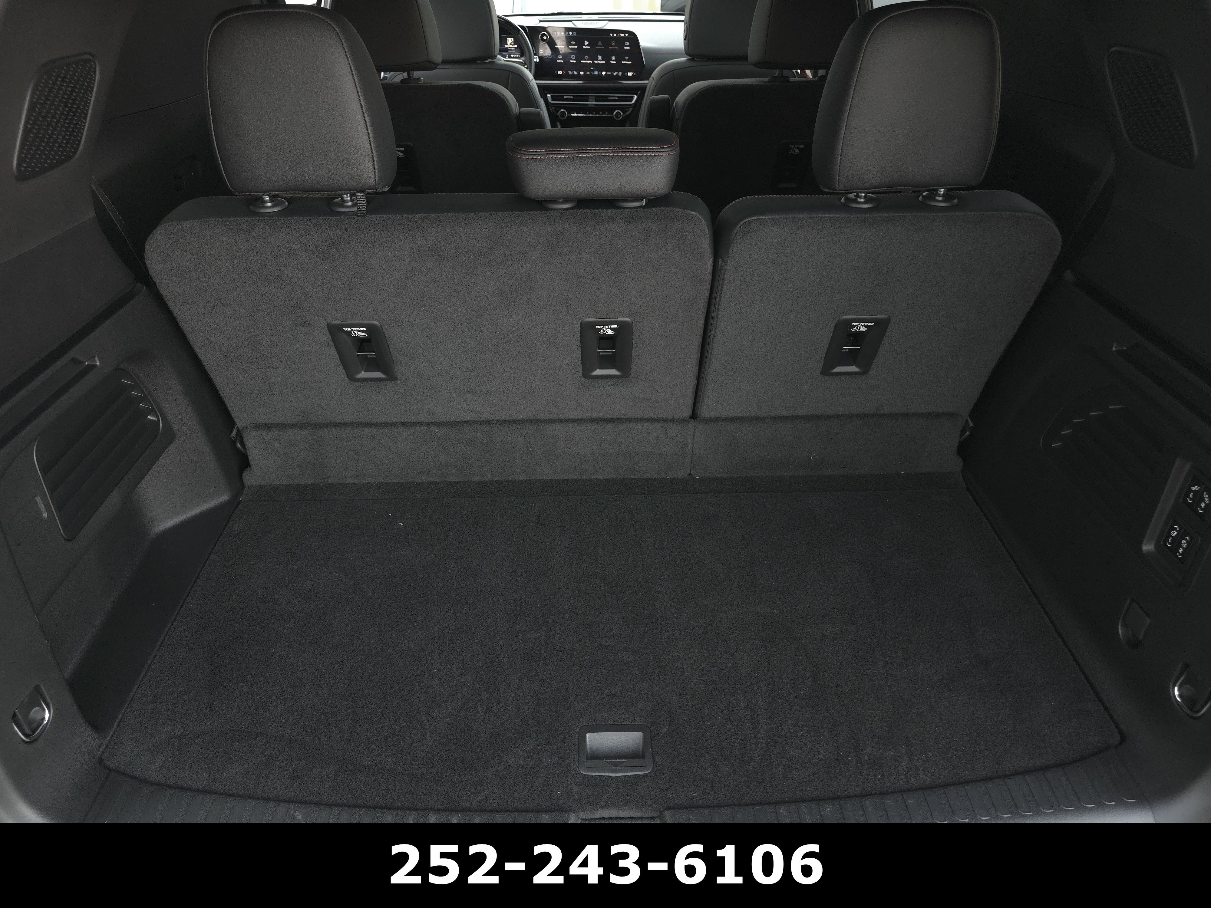 Used 2026 Chevrolet Traverse RS FWD image 40