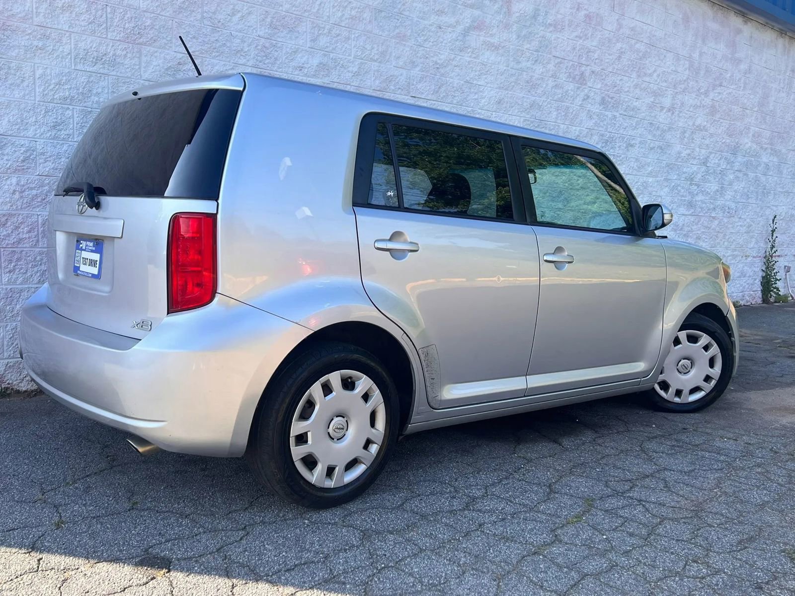 Used 2009 Scion xB FWD image 4