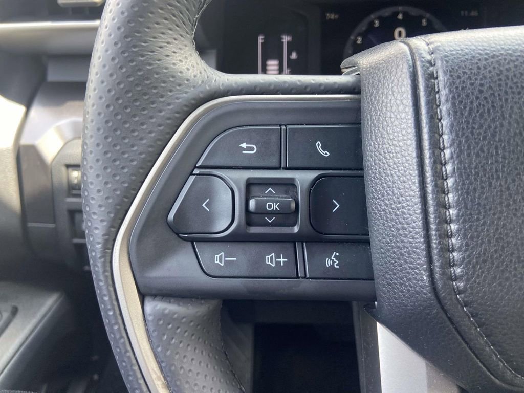 Used 2025 Toyota 4Runner SR5 image 33