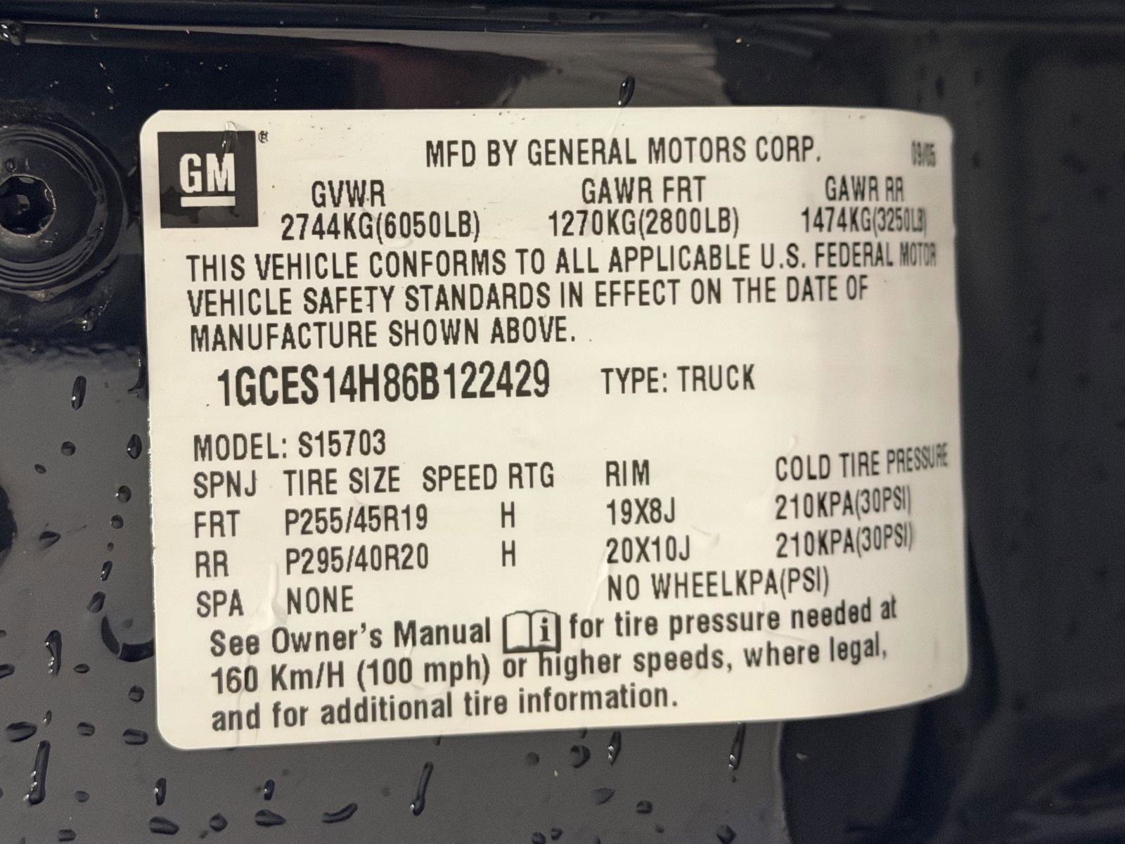 Used 2006 Chevrolet SSR w/ Preferred Equipment Group image 24