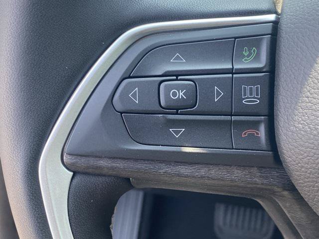 Used 2025 Jeep Grand Cherokee L Limited w/ Luxury Tech Group II AWD/4WD image 18