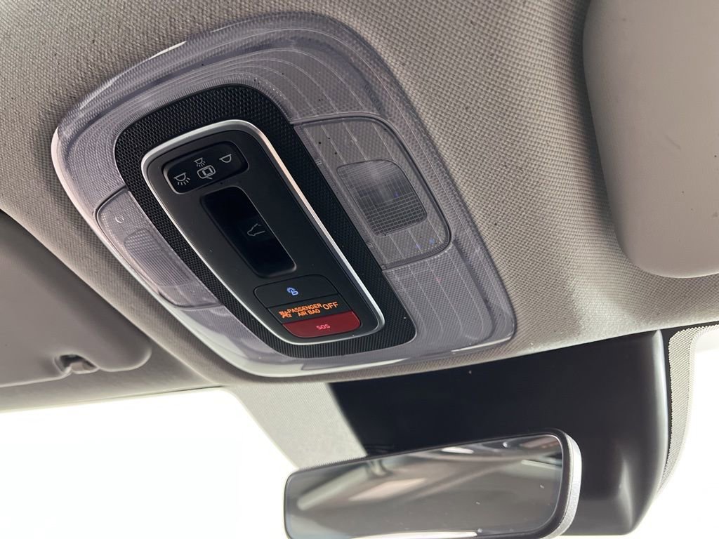 Used 2022 Hyundai Elantra Limited w/ Preferred Accessory Package image 26