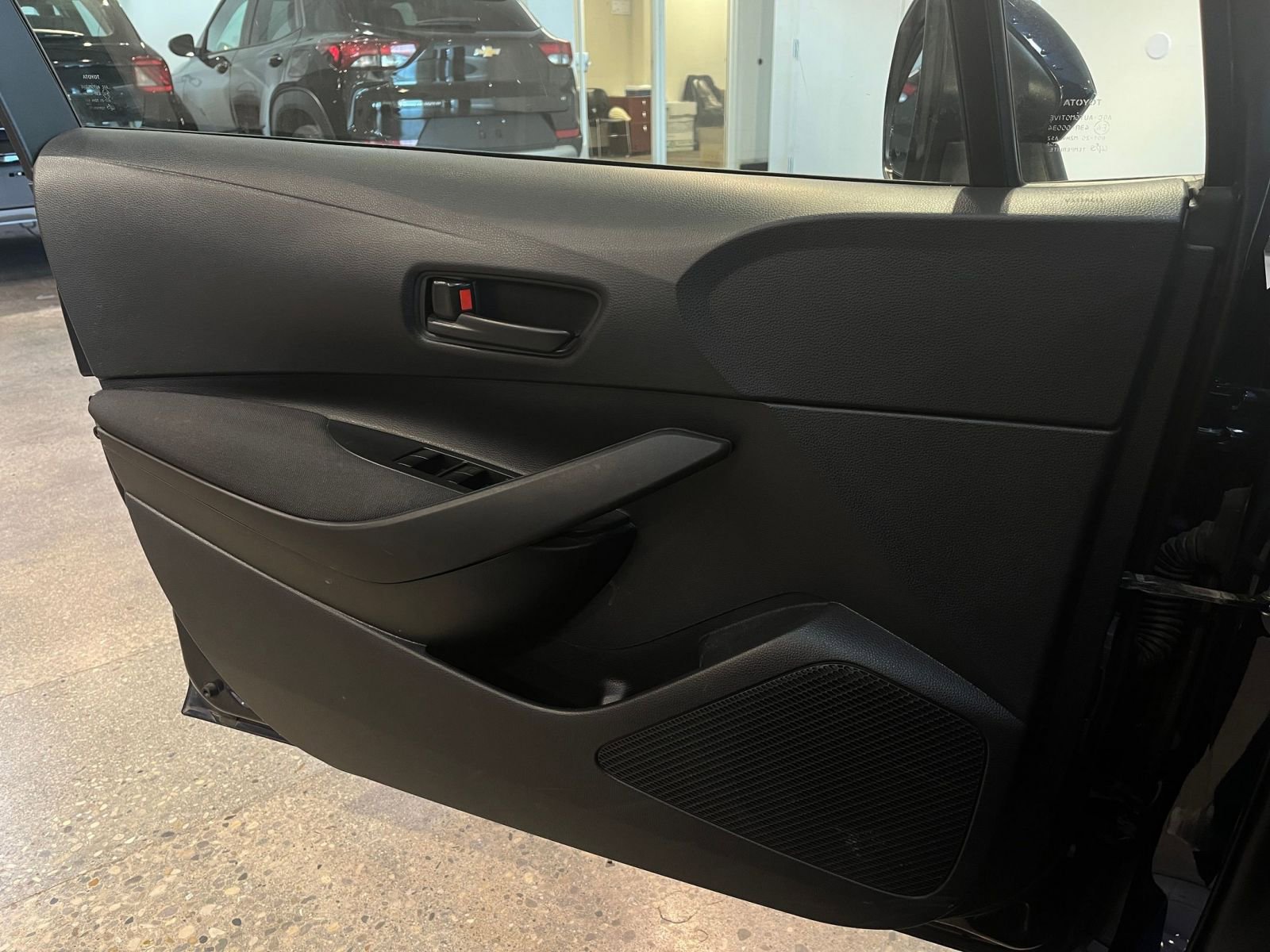 Used 2025 Toyota Corolla LE image 20