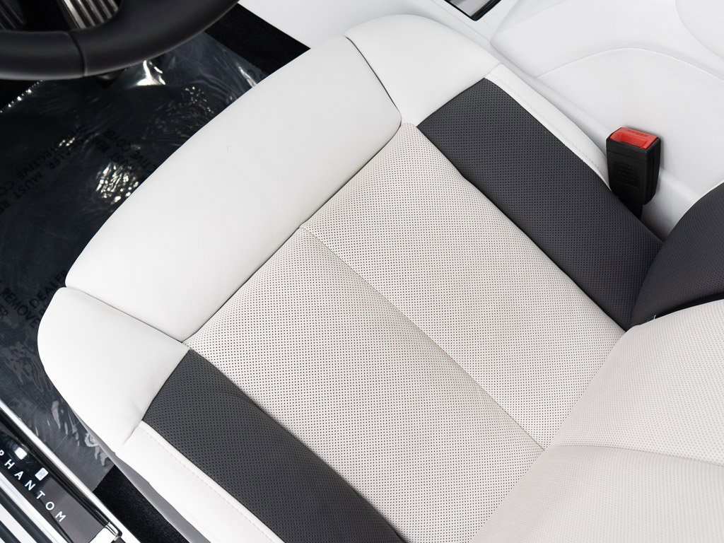 Certified 2023 Rolls-Royce Phantom Sedan image 20