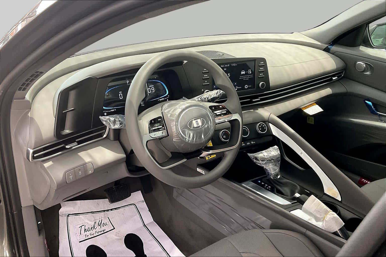 Certified 2026 Hyundai Elantra SE FWD image 18