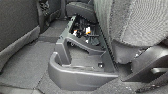 New 2026 GMC Canyon Elevation w/ Convenience Package image 33