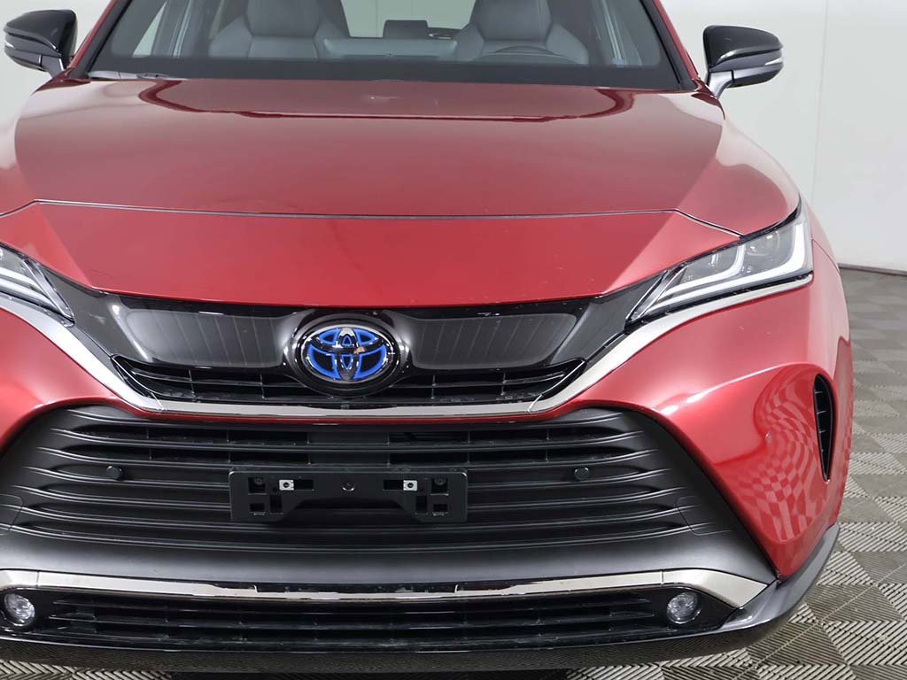 Used 2023 Toyota Venza Nightshade image 13