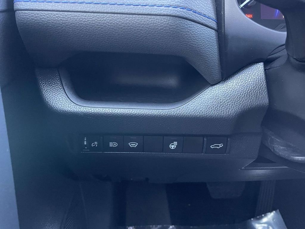 Used 2023 Toyota RAV4 SE w/ Convenience Package image 32
