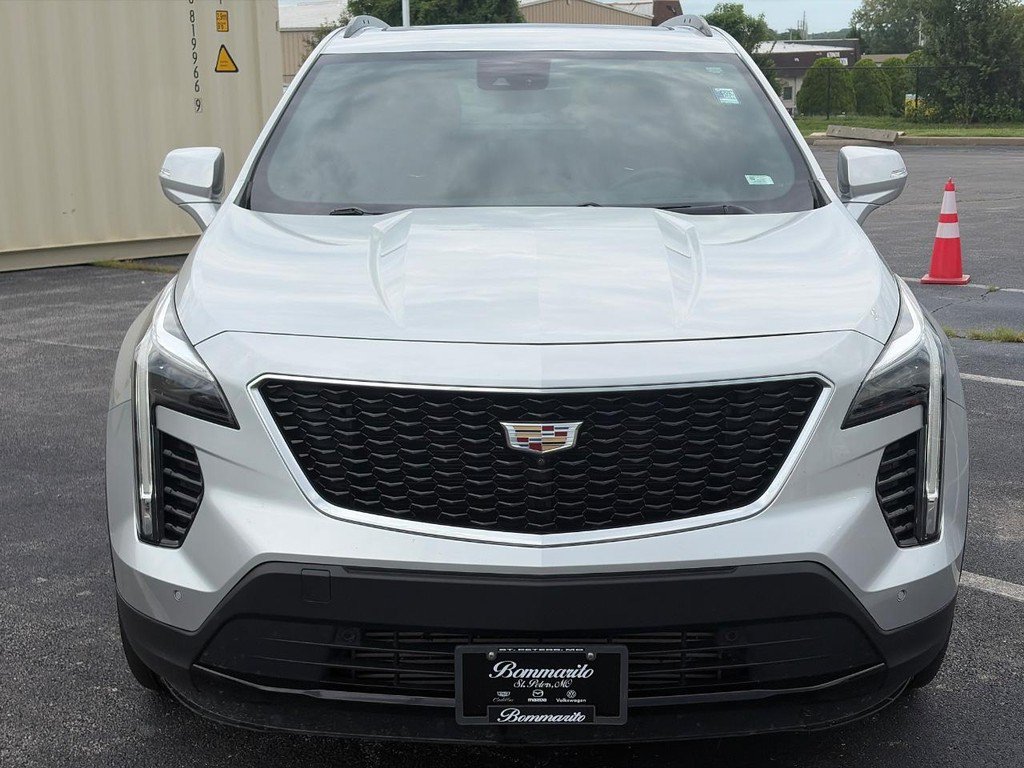 Used 2022 Cadillac XT4 Sport AWD/4WD image 2