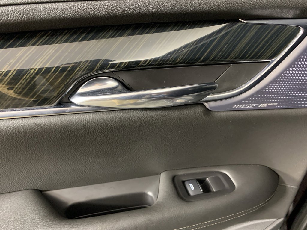 Used 2020 Cadillac XT6 Premium Luxury image 30