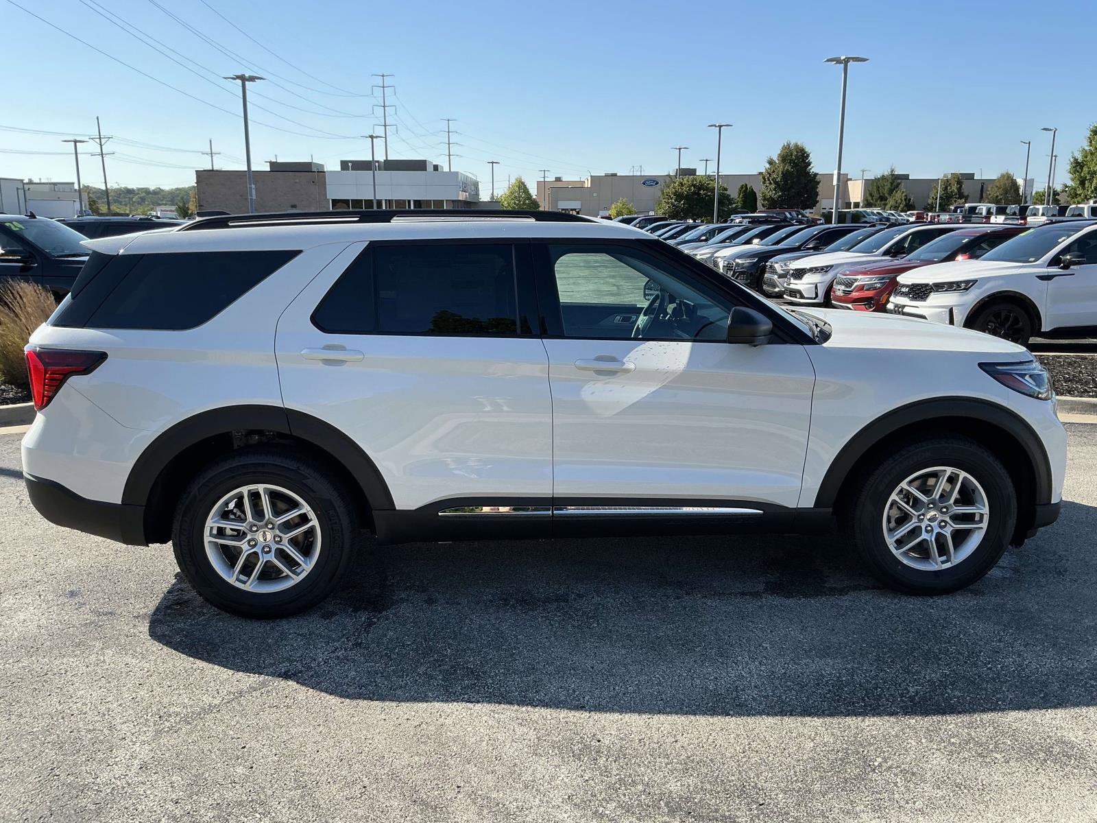 New 2025 Ford Explorer Active image 7