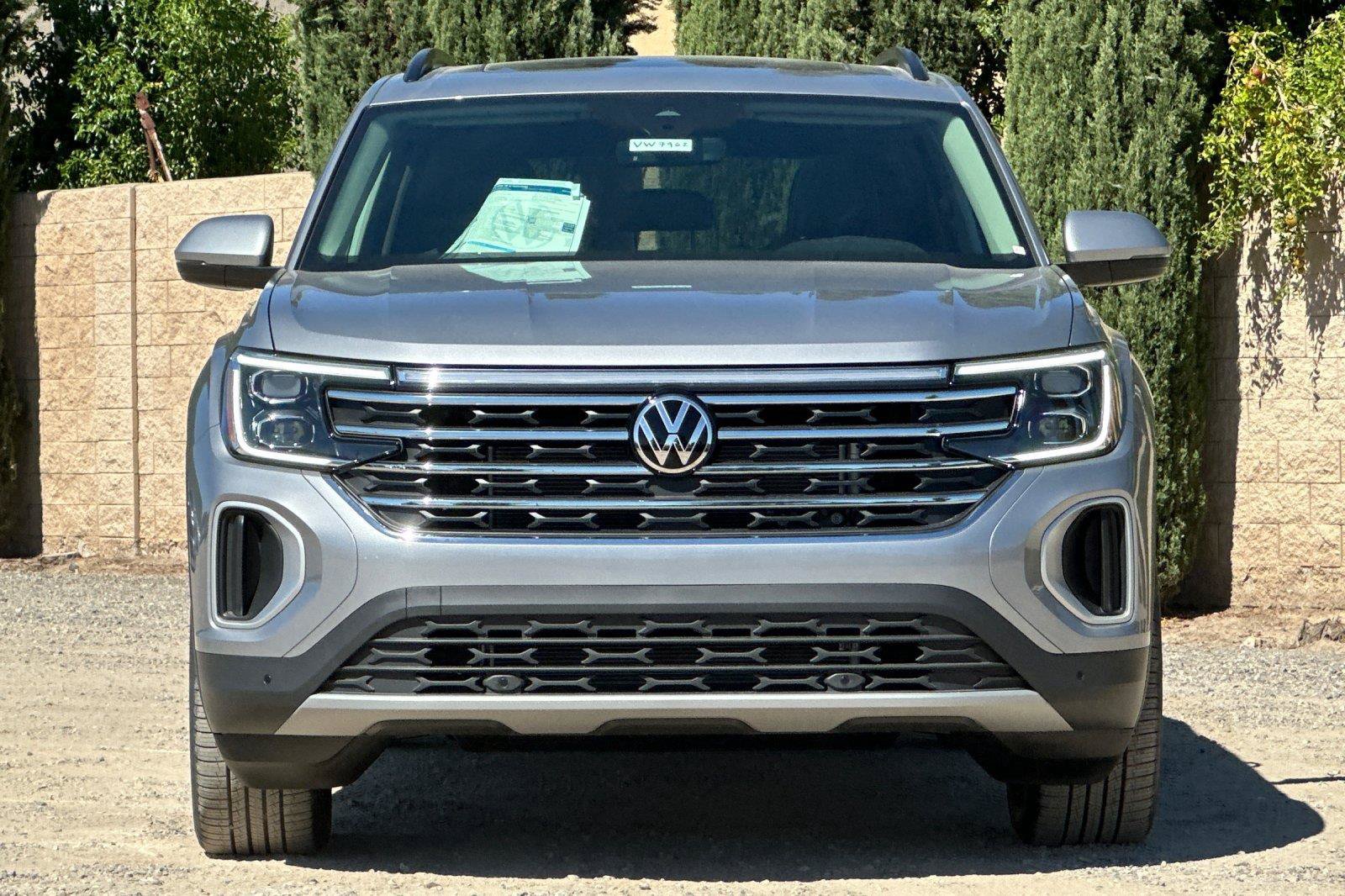 New 2026 Volkswagen Atlas SE FWD image 8