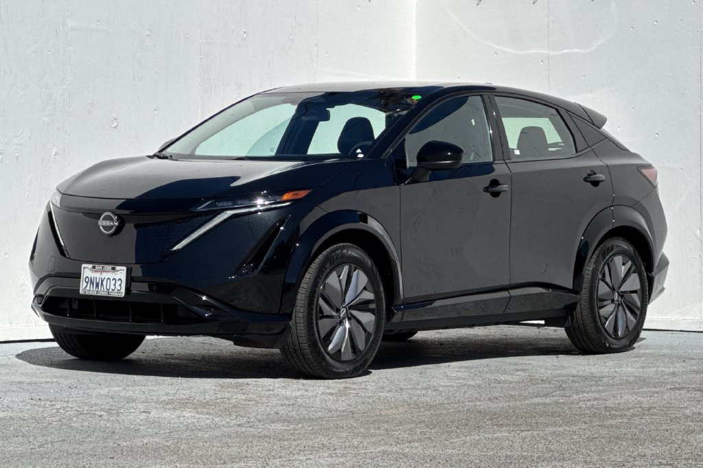 Used 2024 Nissan Ariya AWD image 7