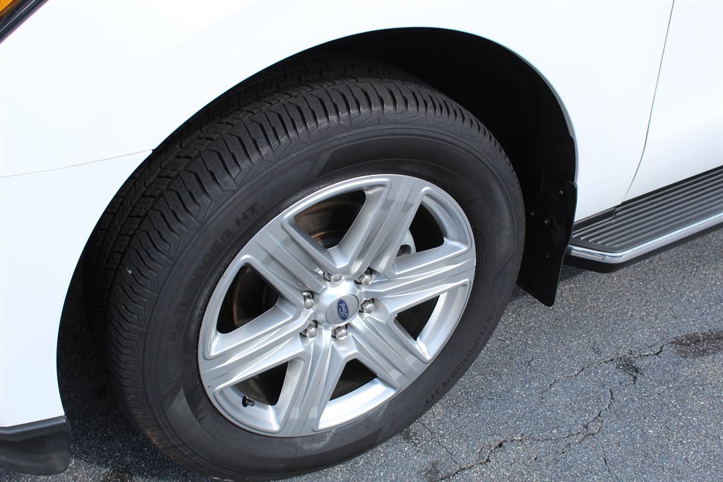 Used 2020 Ford Expedition XLT w/ Equipment Group 202A image 17