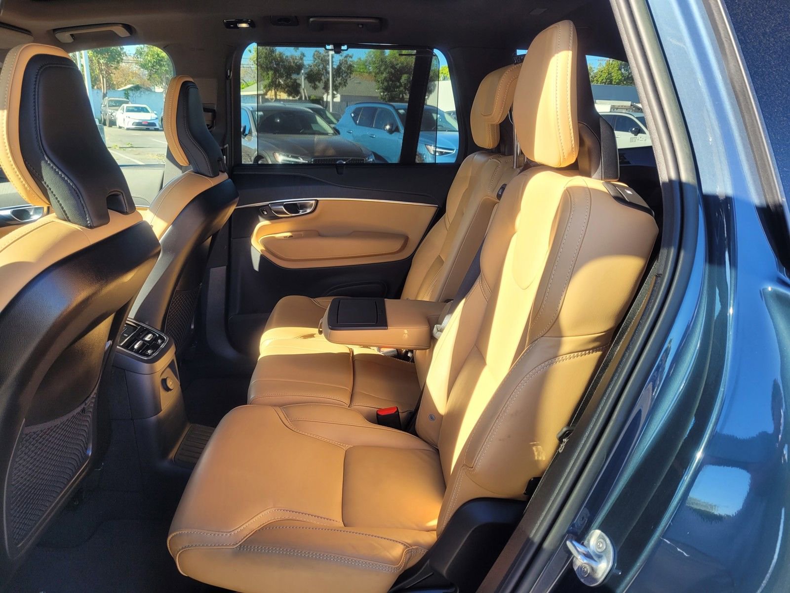 Certified 2023 Volvo XC90 T8 Ultimate AWD/4WD image 11