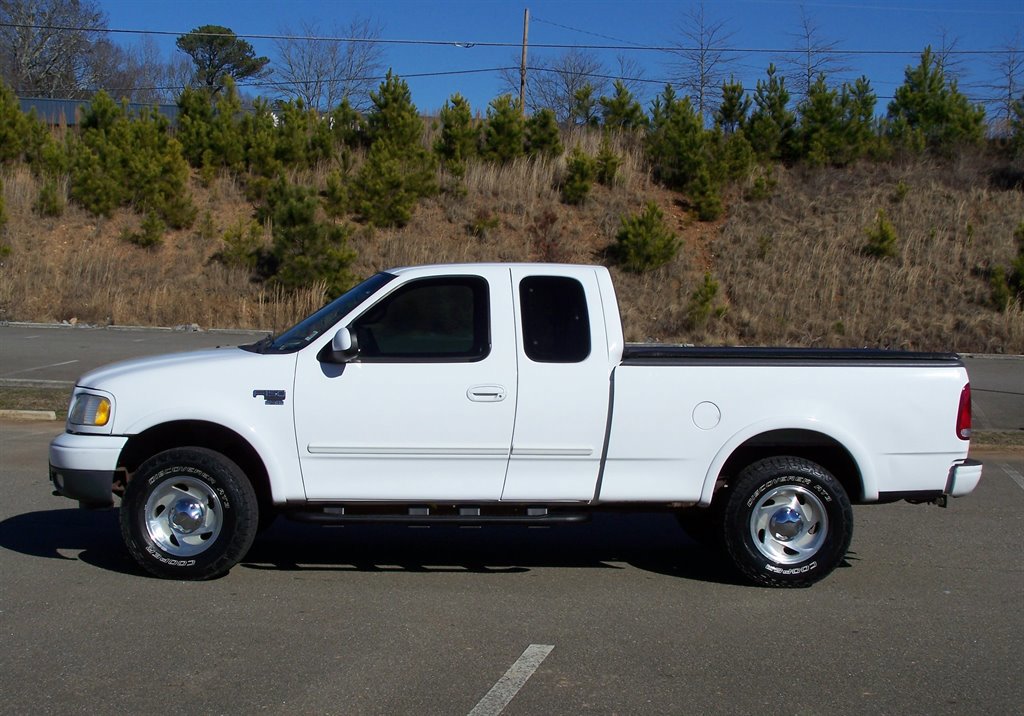 Used 1999 Ford F150 XLT image 4