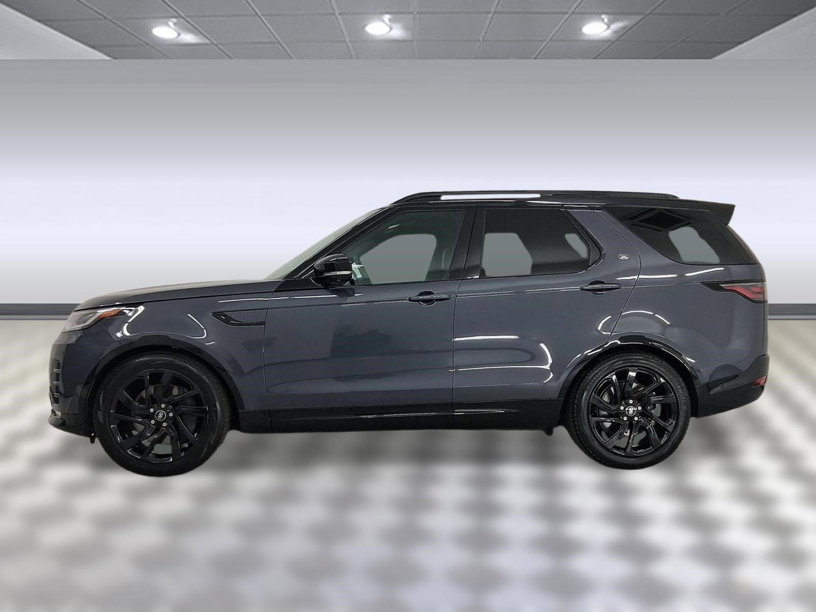 Certified 2025 Land Rover Discovery Dynamic SE AWD/4WD image 2
