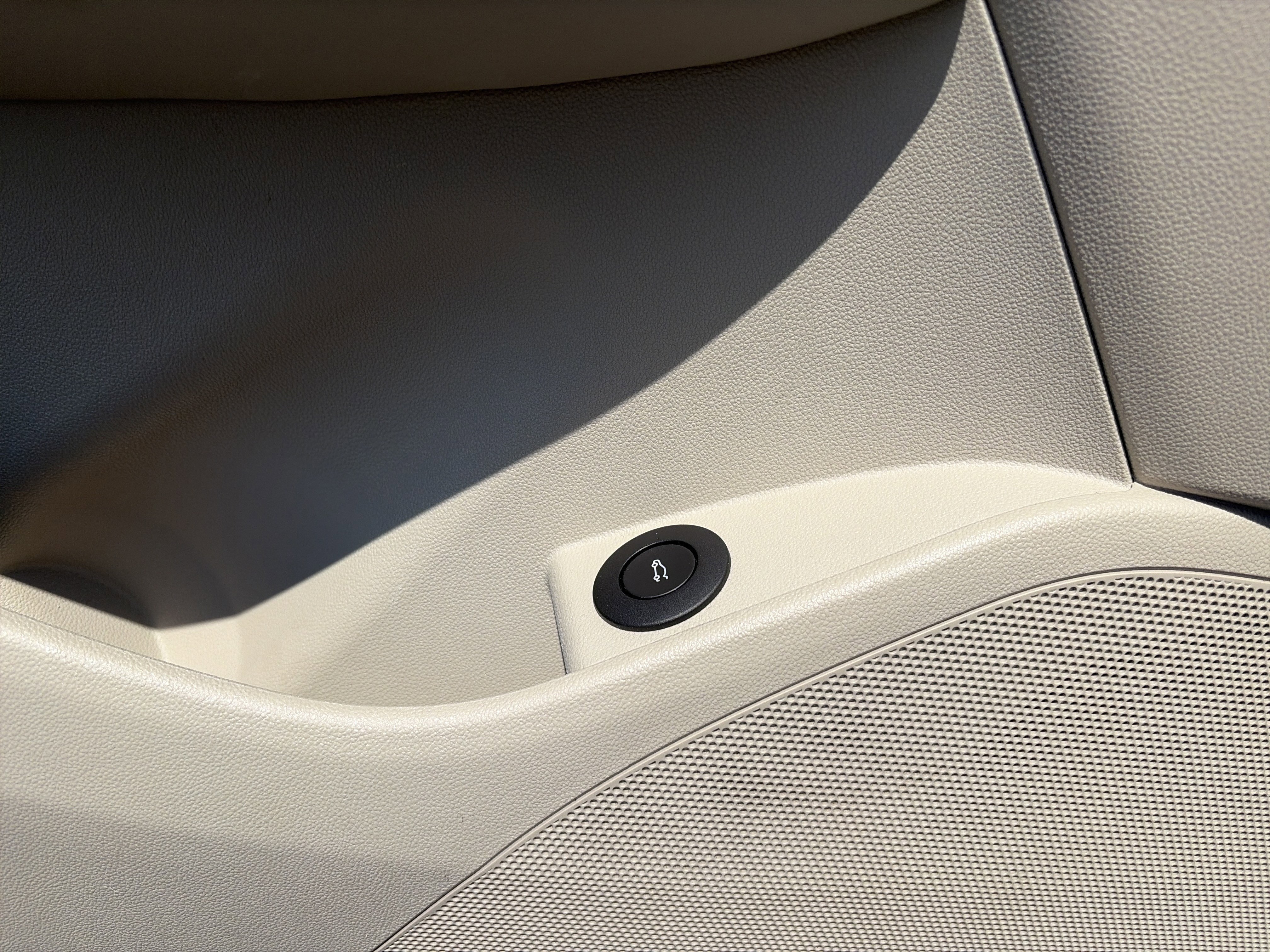 Used 2017 Buick LaCrosse Premium image 25