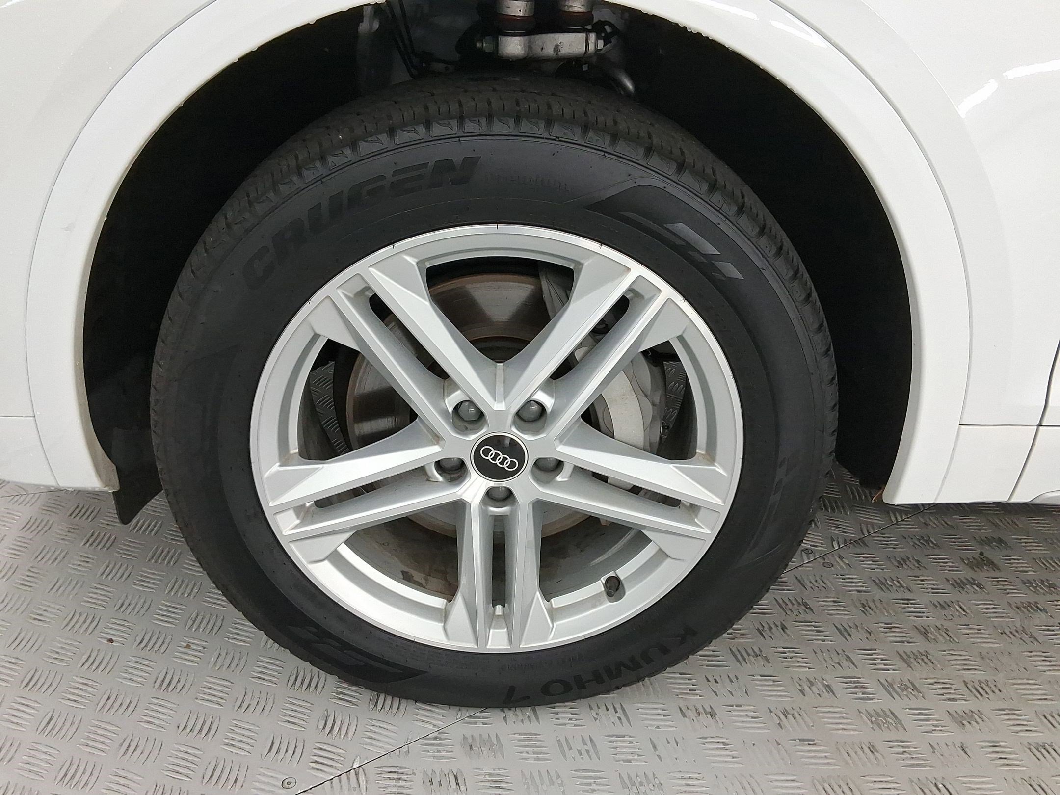 Used 2022 Audi Q5 e Premium w/ Convenience Package image 11