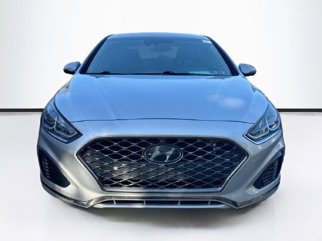 Used 2018 Hyundai Sonata SEL w/ Tech Package 04 FWD image 2