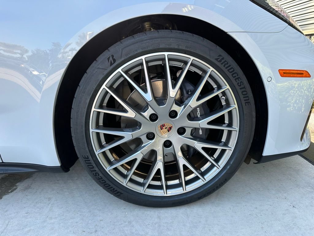 Used 2026 Porsche Panamera RWD image 41