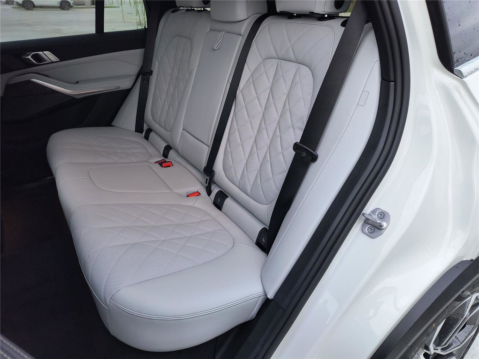 New 2026 BMW X5 sDrive40i image 15