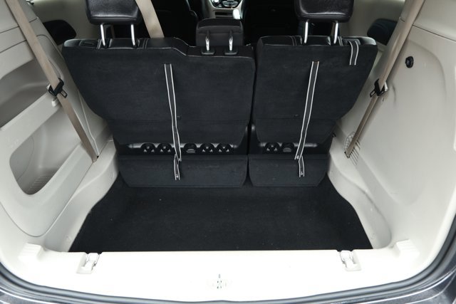 Used 2022 Chrysler Pacifica Touring-L image 10